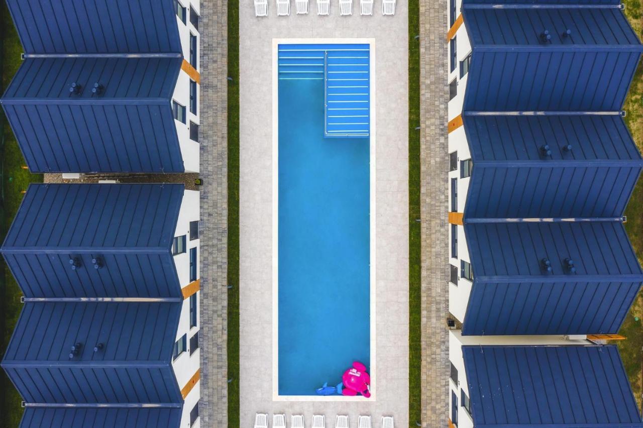 Holiday Complex With Pool, Rewal Luaran gambar