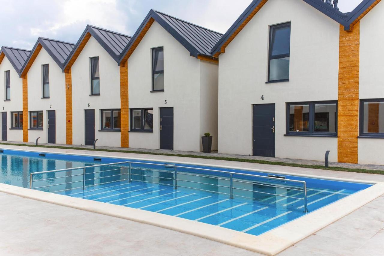 Holiday Complex With Pool, Rewal Luaran gambar